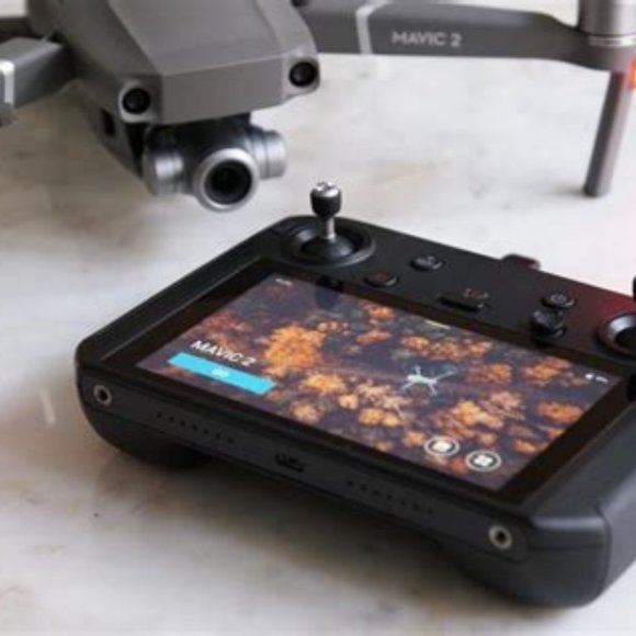 New DJI Mavic 2 Zoom with Smart Controller - Picture 9 of 14